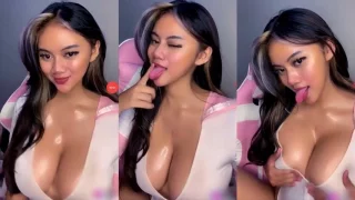 Eksotis Toge Kak Aura Mango Jilat Tetek Sendiri Hot