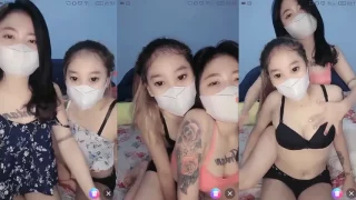 Duo Gadis saling jilat susu