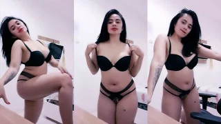 Olahraga Malam Bareng Tante Kimaya Inem Goyang Hot