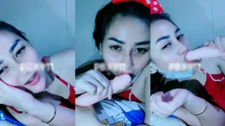 Dhiana Cantik Mendesah Omek Sepong Dildo