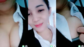 Kakak Cantik Pamerin Uting Sebelum Ngantor