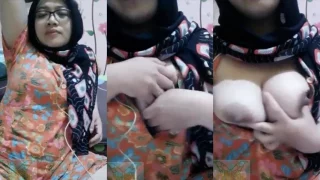 Toketnya Khandel Ukhti Cantik Nan Binal