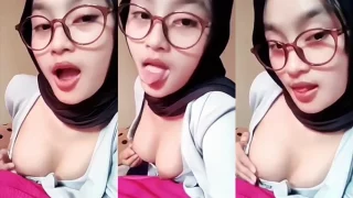 Cewek Hijab Cute Ludahin Toket Mungilnya Si Ukhti Binal