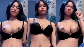 Rissa Ebot Sambil Pamerin Uting Nenen Tonton Full Cakep!