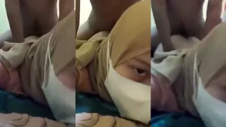 Cewek Jilbab Doggy lagi Tiduran