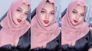 Hijabers Belahan Ketat Live Mendesah