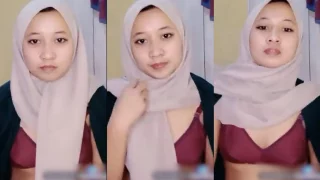 Maudy Ukhti Cakep Pamer Beha