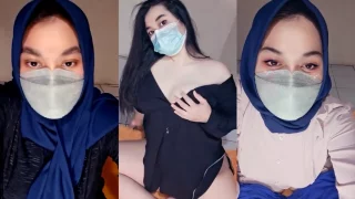 Miss Erlies Zara Ebot Sambil Remas Toket Doi Hijabers