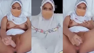 Tante Jilbab Gelisah Sange Colok Memek